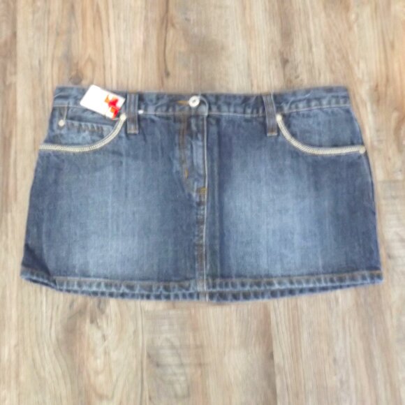 Women's Blue Denim Mini Skirt, New with Tags, Sz. 30 - Picture 1 of 10